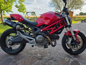 ducati monster 696