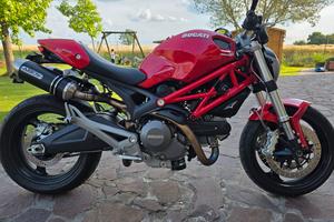 ducati monster 696
