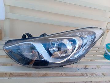 Faro anteriore sinistro Hyundai i30