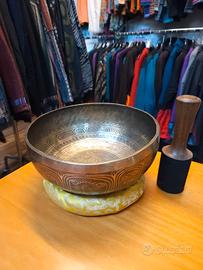 Elegante Campana Tibetana incisa con mandala