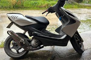 MOTORINO AEROX 50 cc