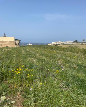 Terreno tra mare e montagna a Pizzolungo