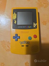 Game boy color Pikachu + giochi pokemon