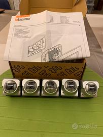 5 Telecamere a colori da incasso BTicino BT-391659