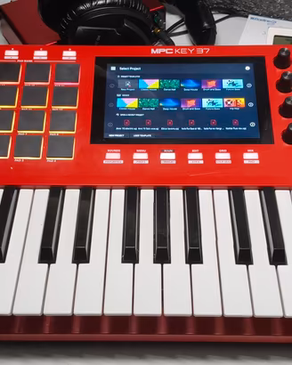 Akai MPC Key 37 pari al nuovo – consegna a mano Mi