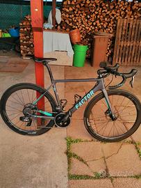 Bici da corsa Factor O2