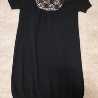 vestito nero in maglia con pizzo