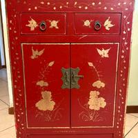 Credenza laccata rossa stile orientale