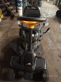 Tagliaerba con seduta 