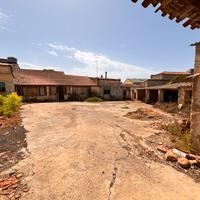 Sanluri - tre unità immobiliari