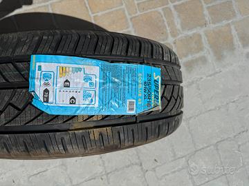Gomma Superia EcoBlue 4S, 235/50 R18 101W XL.