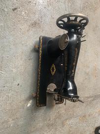 Macchina da cucire Singer d'epoca