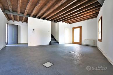 Immobile di 144 m² con 3 locali a Vicenza