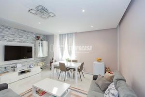 Quadrilocale ristrutturato con doppi balconi e can