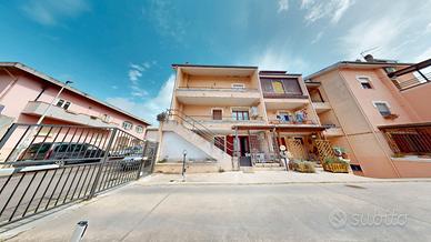 Villetta caposchiera su quattro livelli via Renzo