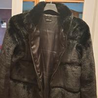 Giubbotto in pelliccia sintetica colore nero