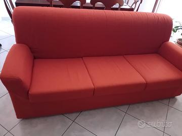 Divano tre posti