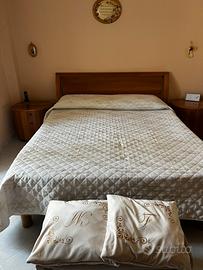 Camera da letto completa in legno coordinato