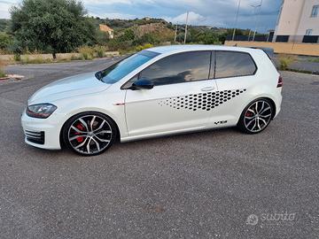 Volkswagen Golf 7 GTI Performance 2.0 TSI