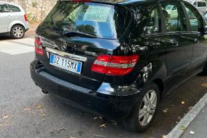 MERCEDES B180