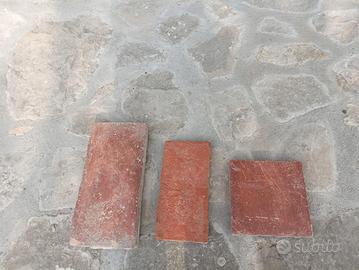 Antichi mattoni in cotto per pavimentazione