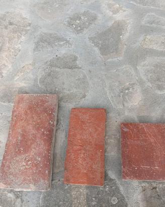 Antichi mattoni in cotto per pavimentazione