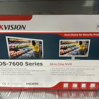 Lcd 22 pollici e nvr all in one hikvision