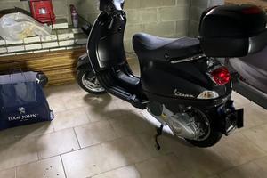 Vespa LX 150 versione limitata nero opaco