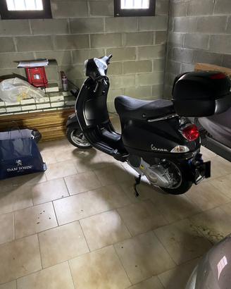 Vespa LX 150 versione limitata nero opaco