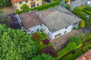 PORZIONE DI BIFAMILIARE A MOZZO