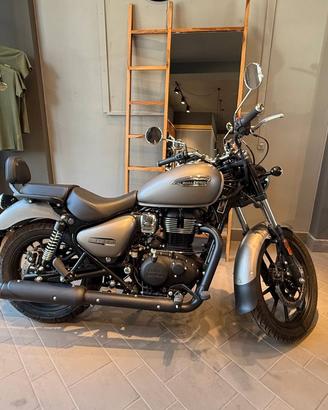 Royal Enfield Meteor 350 Stellar Grey