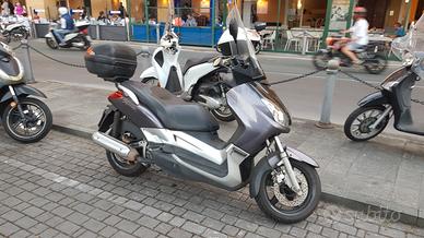 Yamaha x max 250