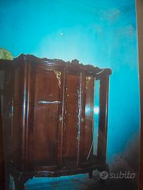 Mobili in arte povera.