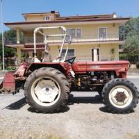 Trattore Fiat 420 con fresa Perugina ed aratro