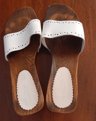 Zoccolo in legno e pelle