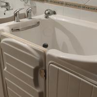 vasca da bagno per disabili con porta 