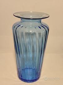 Vaso di vetro per fiori