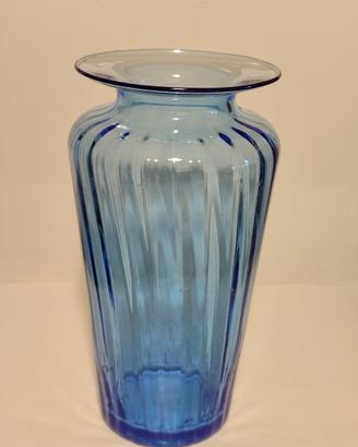 Vaso di vetro per fiori