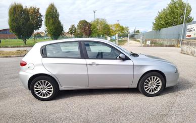 Alfa Romeo 147