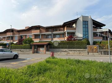 3 LOCALI A LESMO