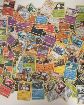 Lotto Carte Pokemon Mazzo 213g Circa 120 Carte ITA