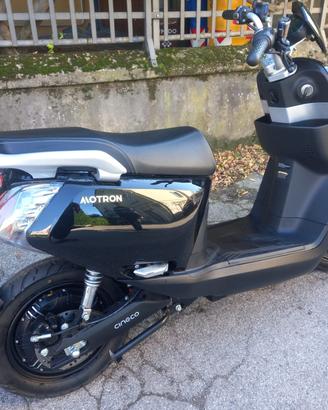 SCOOTER ELETTRICO MOTRON WHIZZ 50cc