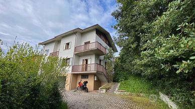 Bifamiliare ampie dimensioni Lusiana 139.000