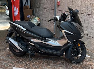 Honda Forza 350