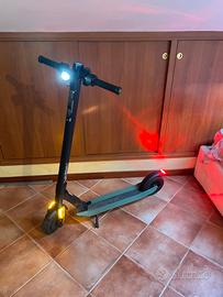 Monopattino elettrico acer