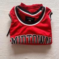 set composto da una canotta e pantaloncini