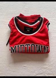 set composto da una canotta e pantaloncini