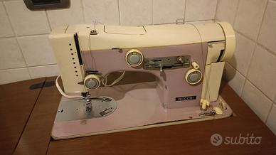 Macchina da cucire.
