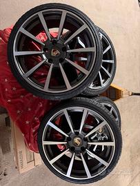 Porsche 981 cerchi con gomme da 20