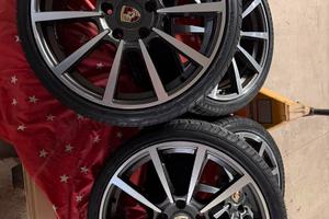 Porsche 981 cerchi con gomme da 20